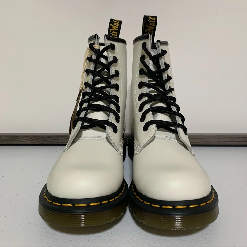 The Dr. Martens Women’s 1460 Smooth Leather Lace Up Boots-Size 6 NWT - Picture 6 of 11